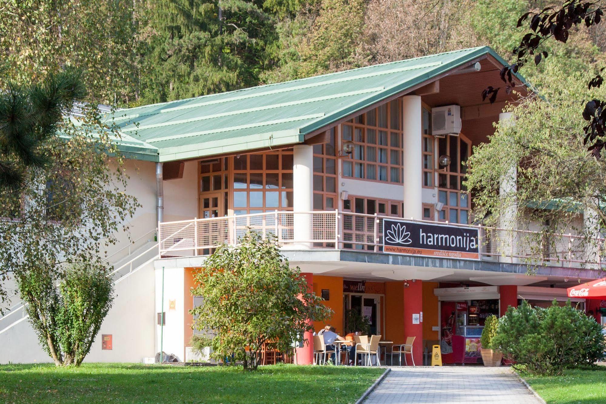 Harmonija & Free Parking Hotel