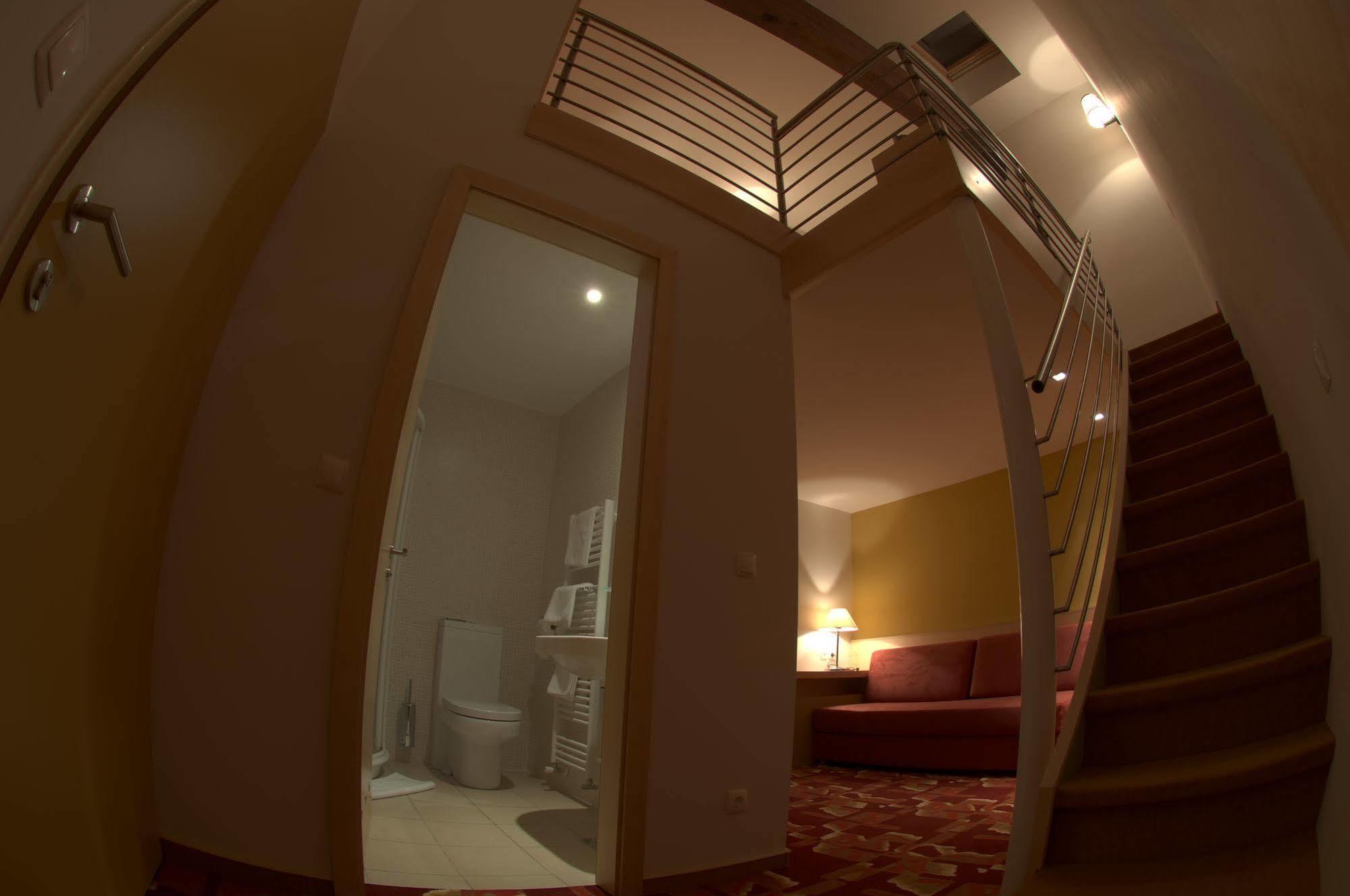 Harmonija & Free Parking Hotel Menges